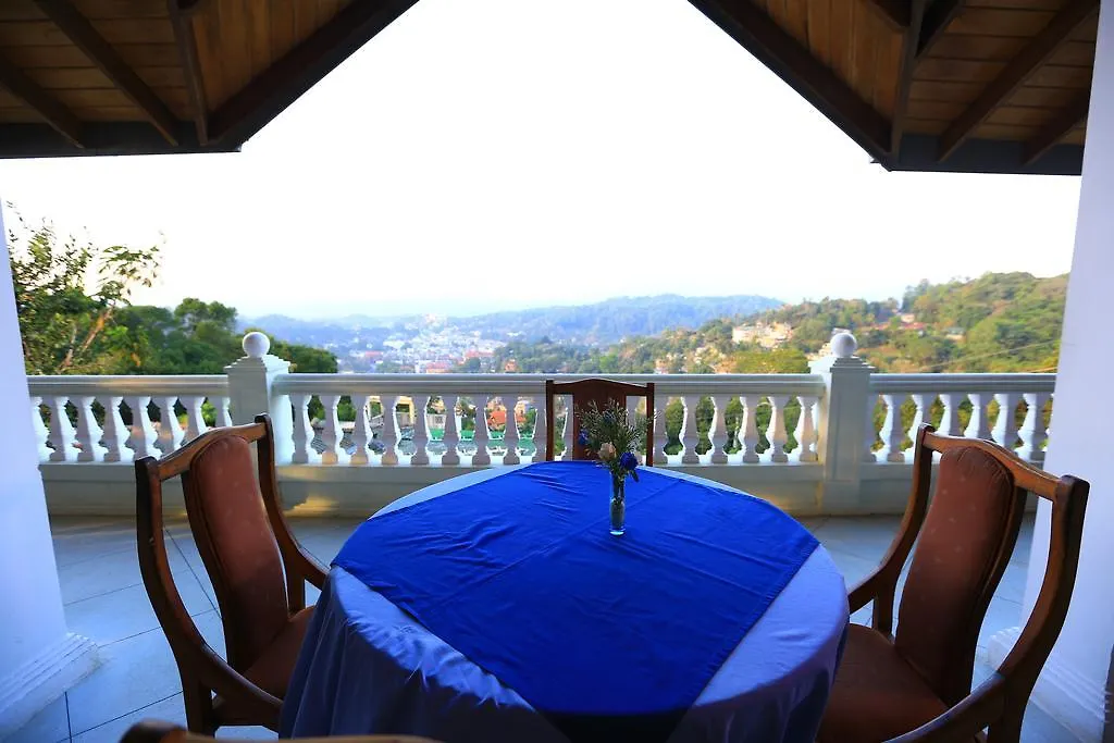 Penzion Alcam Holiday Home Kandy